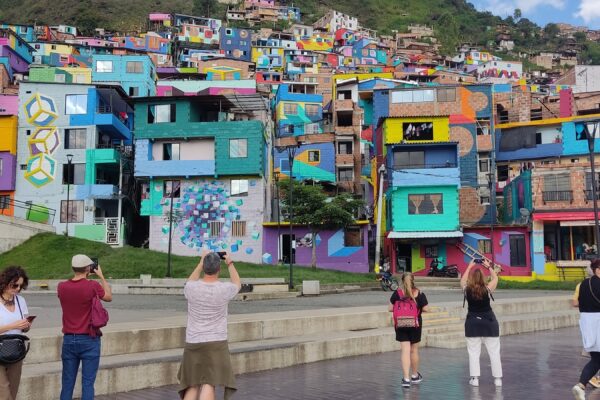 2024 _ Antioquia _ Medellin - Visita a las comunas