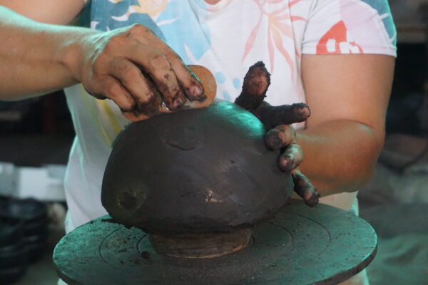 La Chamba _ Workshop Black Pottery